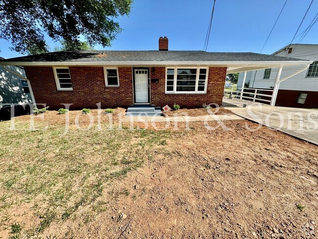 Building Photo - Charming 3-Bed Home Near Downtown Winston-...