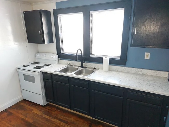 Photo - 226 Clyde St Unit Detached Rear