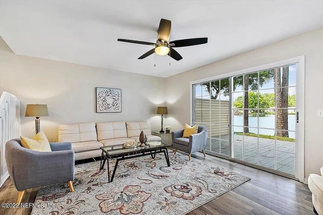 Photo - 11290 Lake Mandarin Cir E