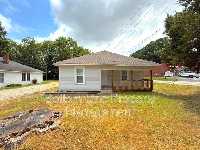 Building Photo - 863 Old Charlotte Rd SW Rental