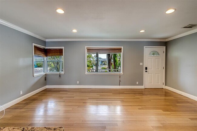 Photo - 18198 3rd St E