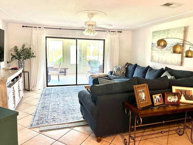 Photo - 410 Rio Casa Dr S