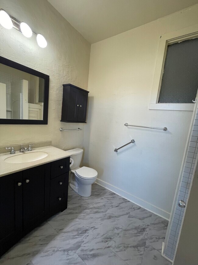 Photo - Sunflower Estate LLC Unidad 8