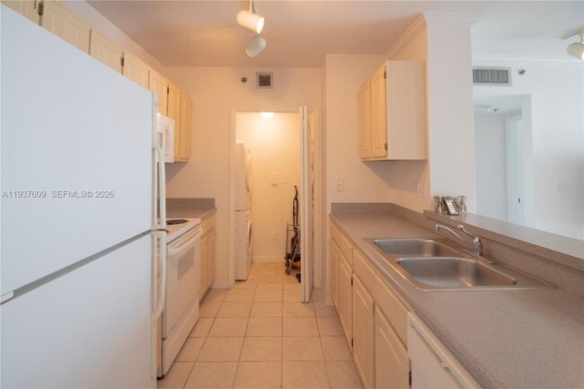 Photo - 2665 SW 37th Ave Unit 808