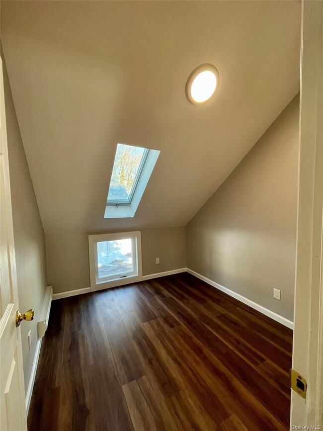 Photo - 56 Tilden Ln Unidad 2nd Floor Front