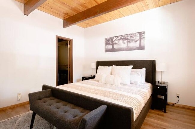 Photo - 633 Barret Way