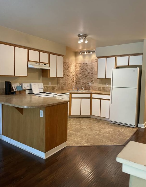 Building Photo - 1380 Olney Ave