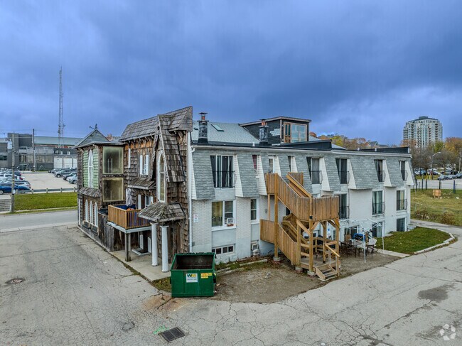 Photo - 45-51 E Surrey St