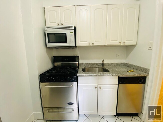 Photo - Christopher Street Unit 2C