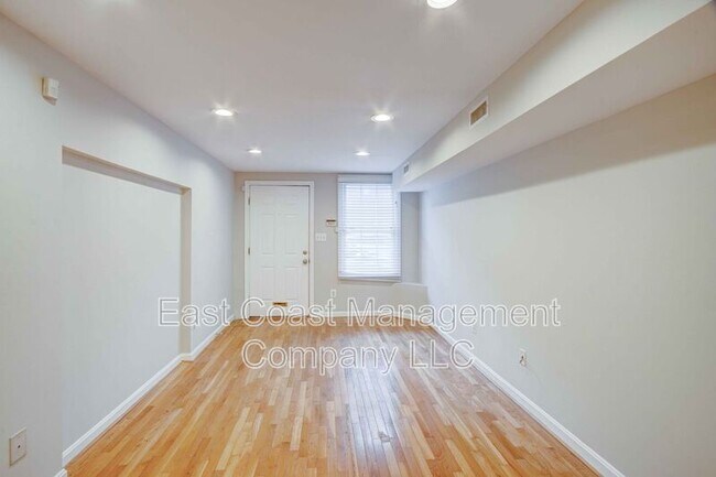 Photo - 203 S Regester St