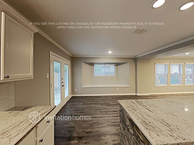 Photo - 704 Gibson St