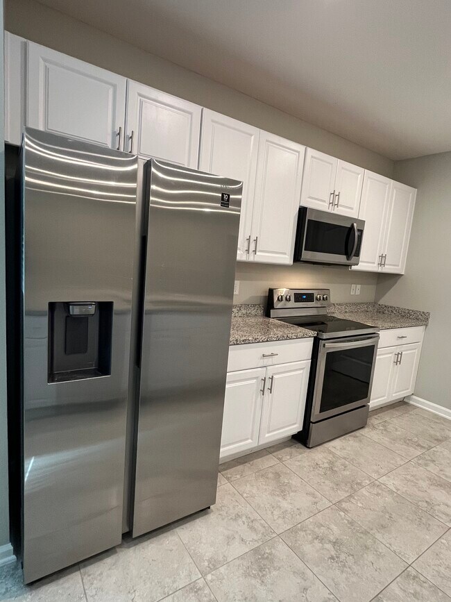 Photo - 116 College St