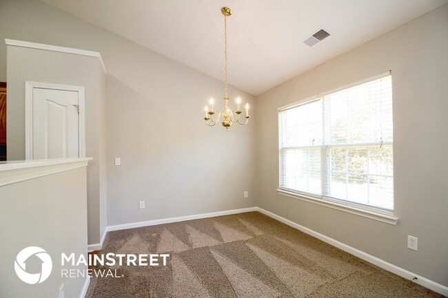 Photo - 445 Bangor Dr
