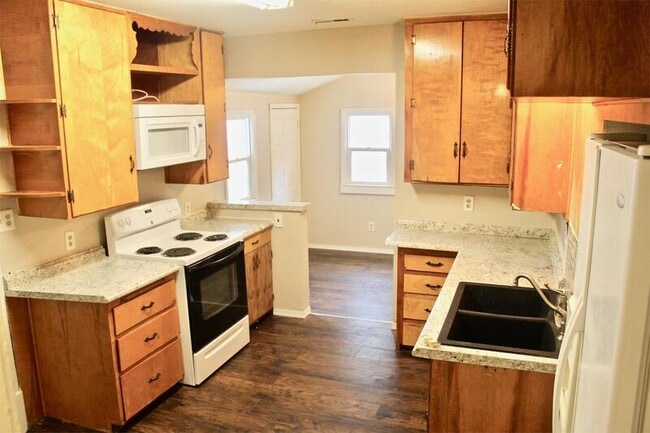 Photo - 512 N Poplar St