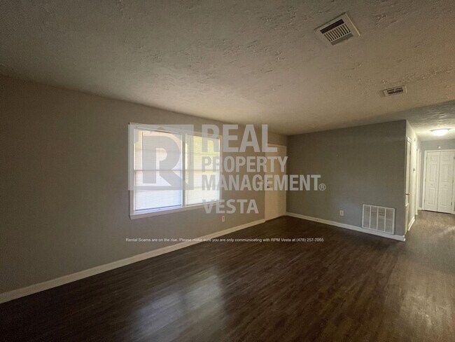 Photo - 72 Forest Hill Cir