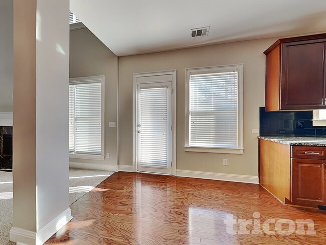 Photo - 1533 Country Wood Dr