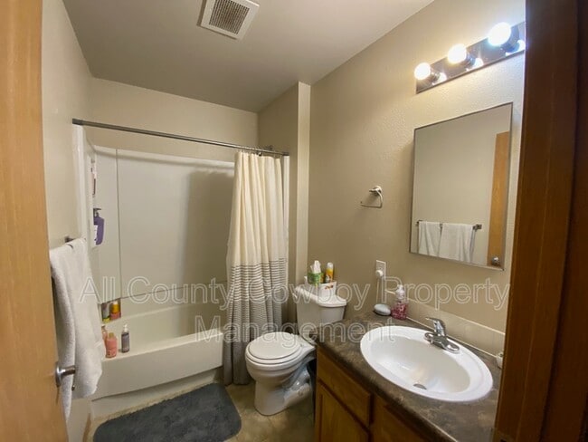 Photo - 621 E Mitchell St