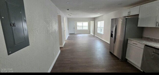 Photo - 212 Kraft Ave