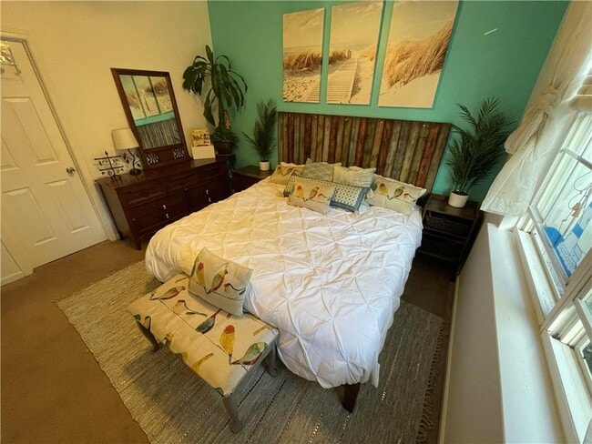 Photo - 968 Windcroft Cir NW