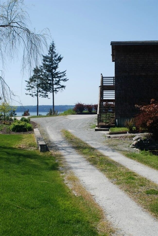 Photo - 1 bedroom 1 bath Apartment Camano MIL