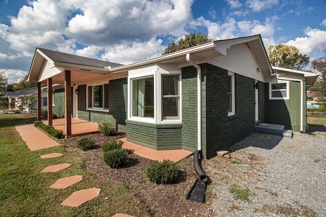 Photo - 328 Margo Ln