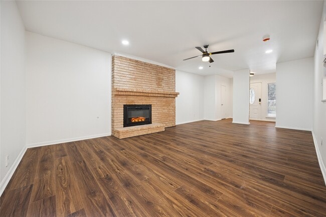 Photo - 705 Harold St Unit 2