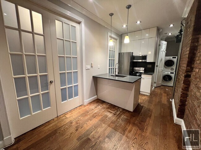 Photo - East 106th Street Unidad 15