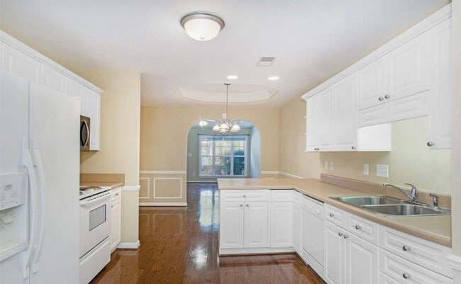 Photo - 121 Hayesbury Ct