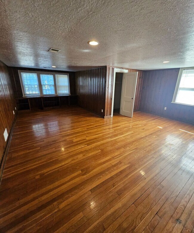 Photo - Charming 3-Bed Kansas City Home with Firep...