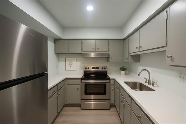 Photo - 5311 Fleetwood Oaks Ave Unit 166