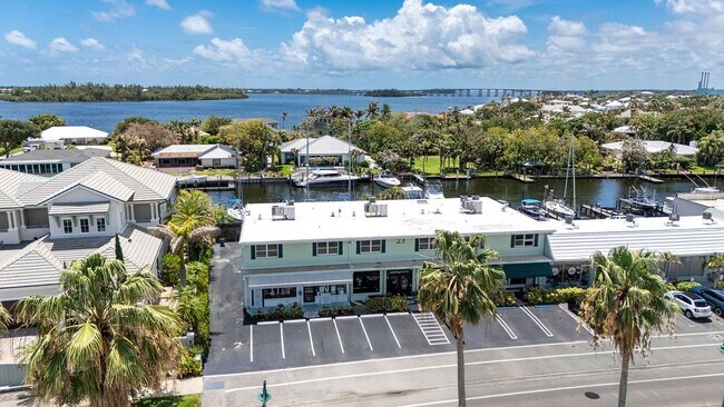 23 Royal Palm Pl Unit B