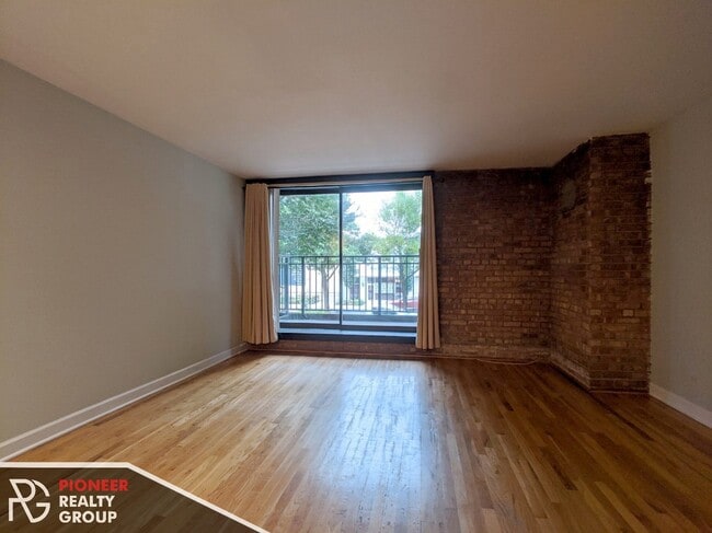 Photo - 1254 N La Salle Dr Unit B2