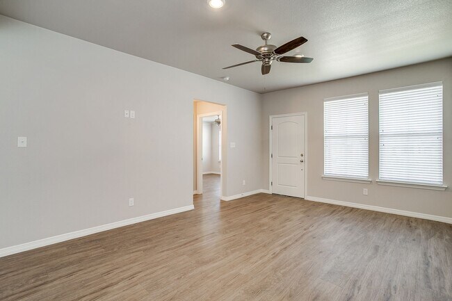 Photo - MOVE-IN READY!