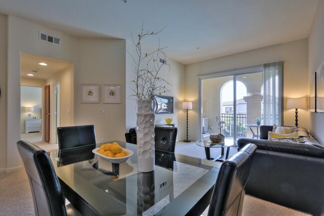 Living room - 1883 Agnew Rd Unit 440