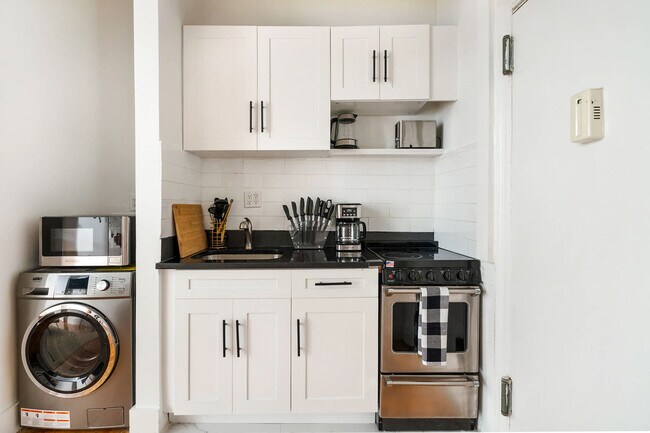 444 W 48th St Unit SI ID1031318P