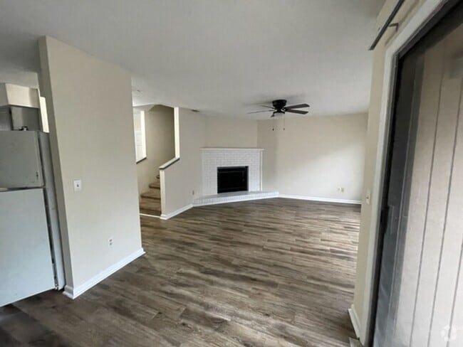 Building Photo - 201 Westbrooke Court #1 Rental