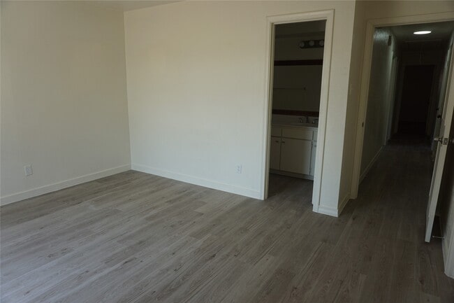 Photo - 1913 Normal Park Dr