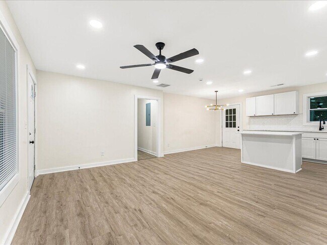 Photo - 5794 Pinecrest Rd SW