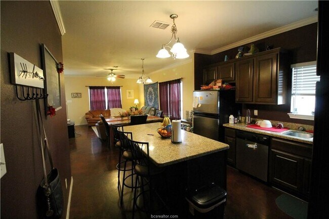 Photo - Spacious 4 Bedroom, 3 Bathroom House in Ho...