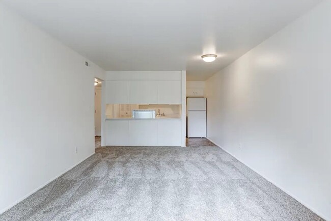 Photo - Somerset Apartments