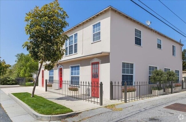 Building Photo - 1802 Ocean Park Blvd. Rental