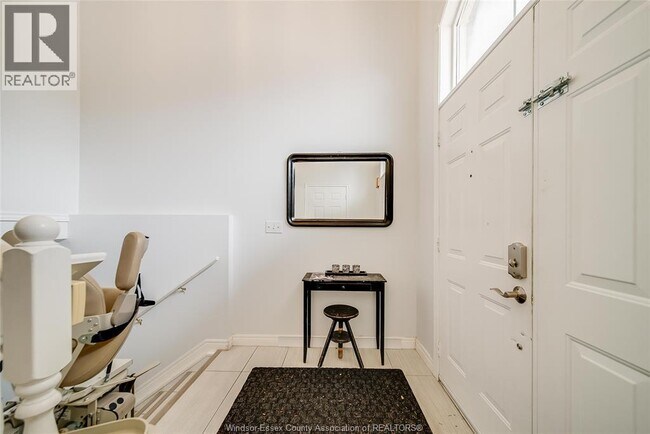 Photo - 1559 Chateau Ave