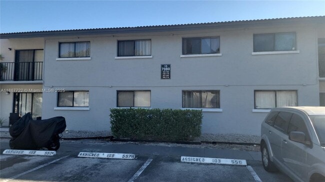 Building Photo - 7080 NW 179th St Unit 103