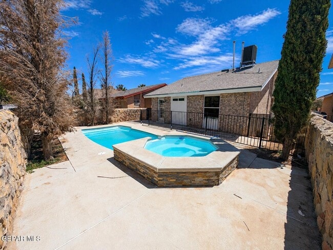 Photo - 11409 Chickasaw Dr