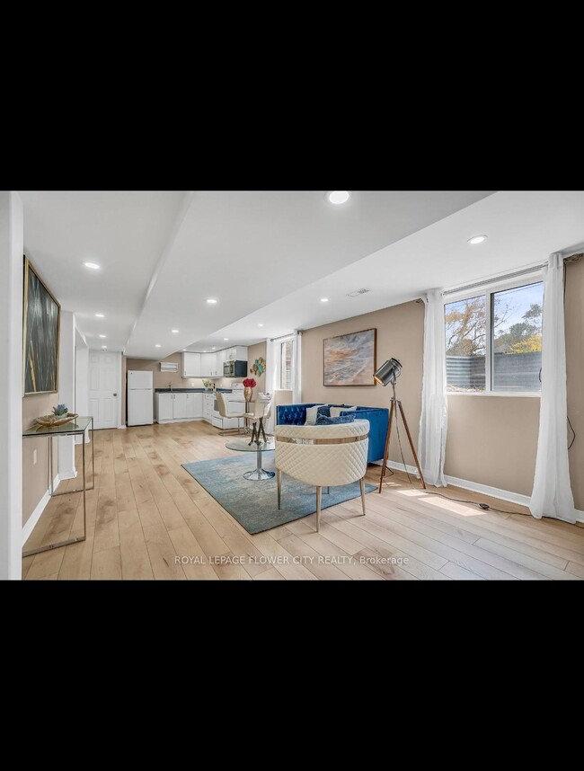 Photo - 611 Harriet St