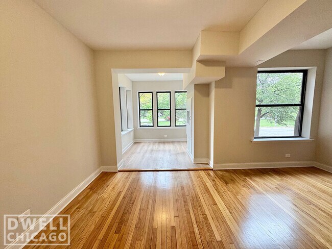 Photo - 2325 N Kedzie Blvd Apartamentos