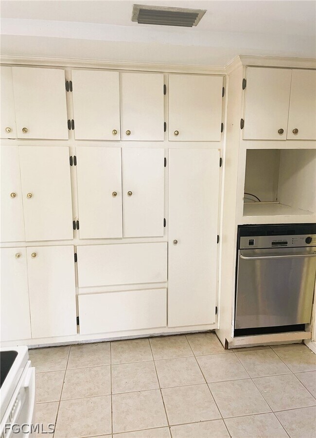 Photo - 7365 Coon Rd