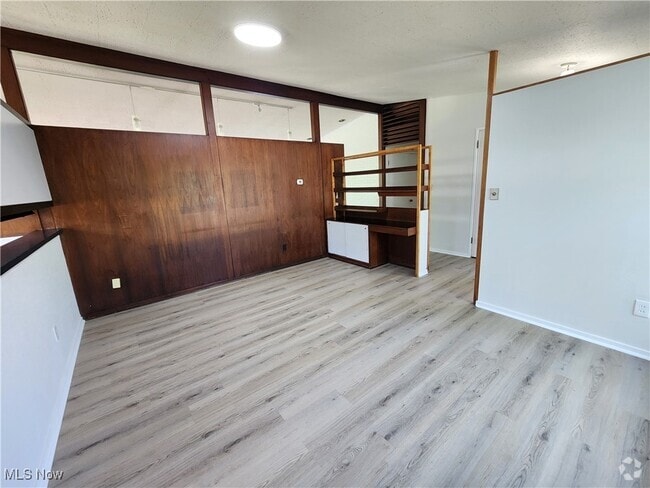 Building Photo - 24160 Buckhurst Dr Rental