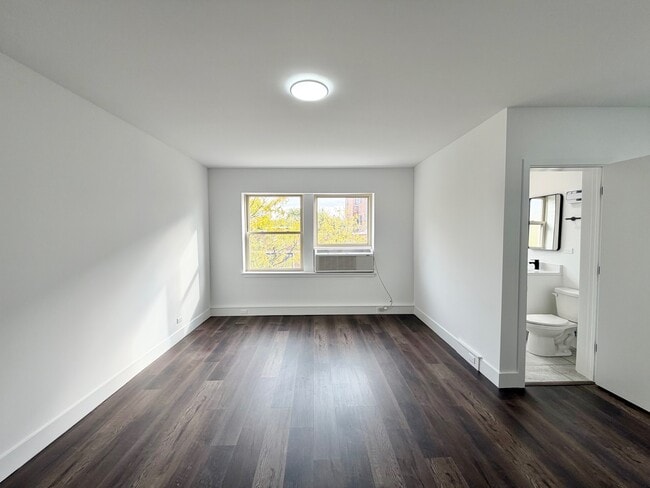 Photo - 5647 N Ashland Ave
