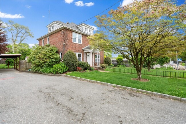 Photo - 1030 Glen Cove Ave